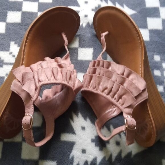 Fergalicious by Fergie Mauve Swindle Wedge Flip Flop Sandals Size 12 - Picture 8 of 12